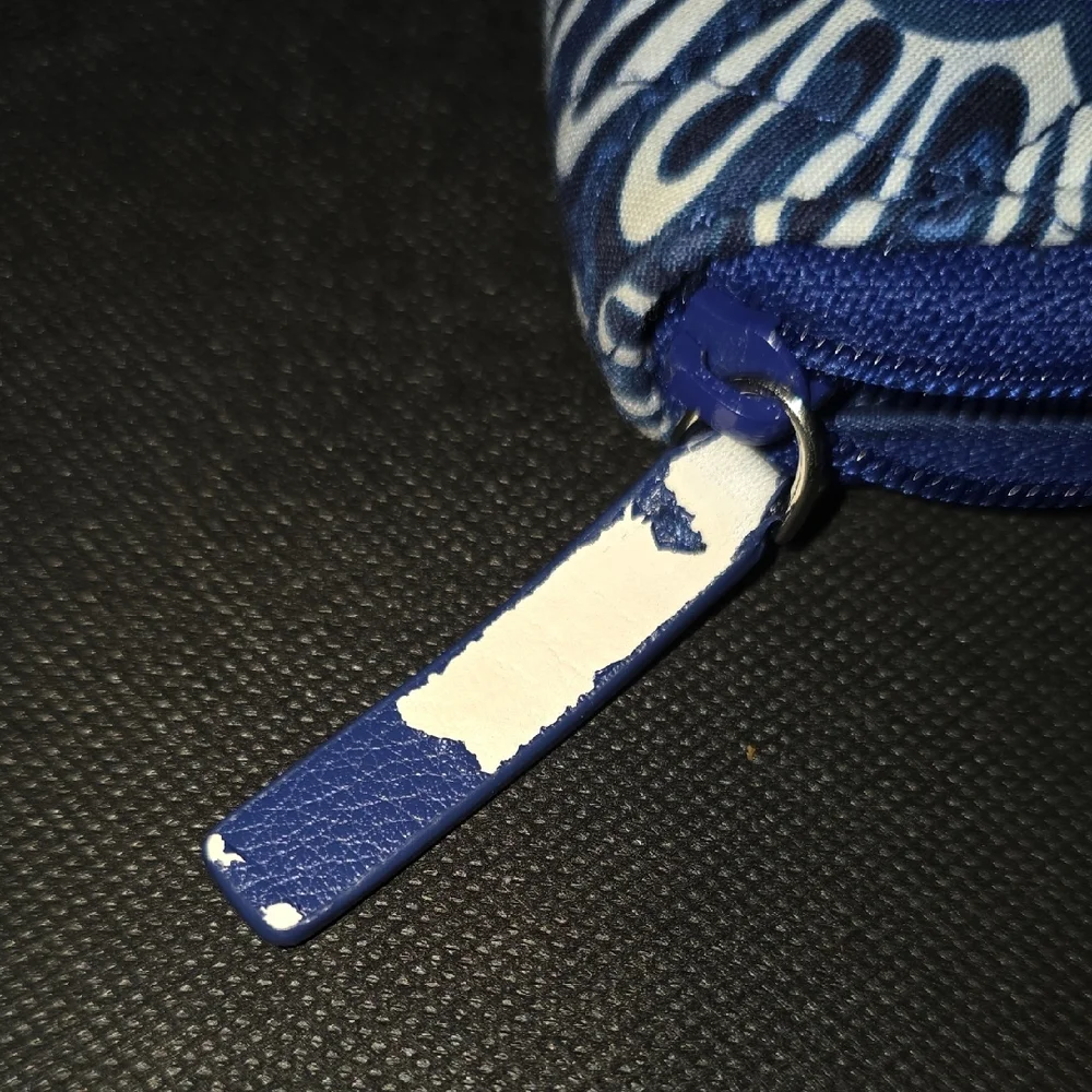 Vera Bradley RFID Accordion Wallet In "Blue Tapestry" pattern - Picture 8 of 9